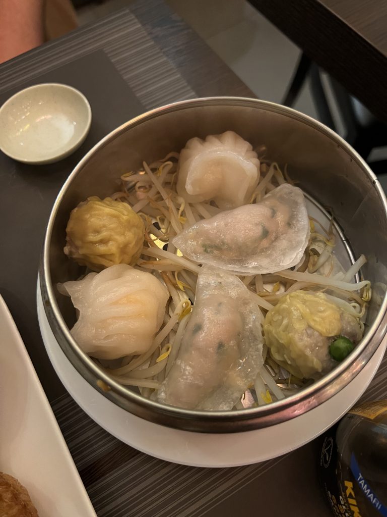 Hong Hoa, Brussels